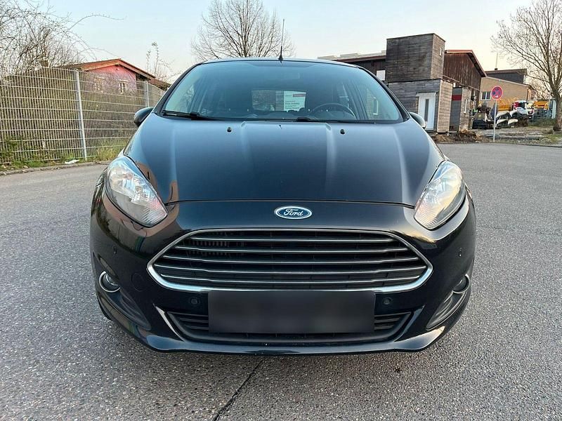 Gebraucht Ford Fiesta Trend 101 PS (74 kW) 2015 Schwarz Kleinwagen