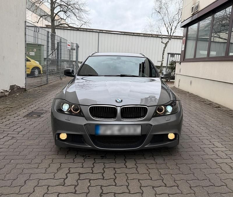 Gebraucht BMW 320 M Sport 184 PS (135 kW) 2010 Grau Kombi