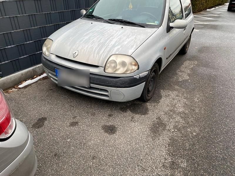 Silber Gebraucht 2000 Renault Clio II Kleinwagen | 250 € (Superpreis) - Bild 1/3