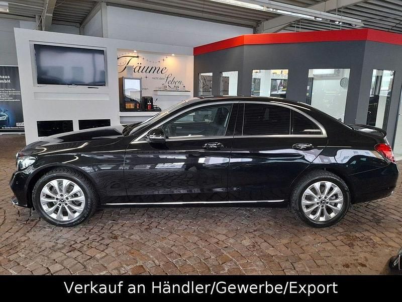 Gebraucht Mercedes C180 156 PS (114 kW) 2019 Schwarz Limousine