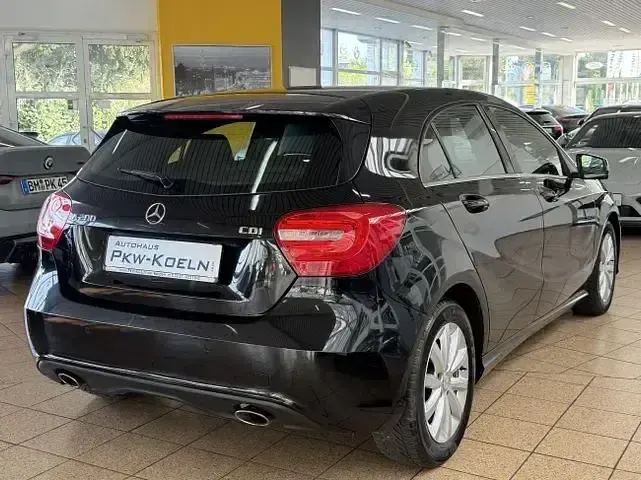 Gebraucht Mercedes A200 136 PS (100 kW) 2014 Schwarz Limousine