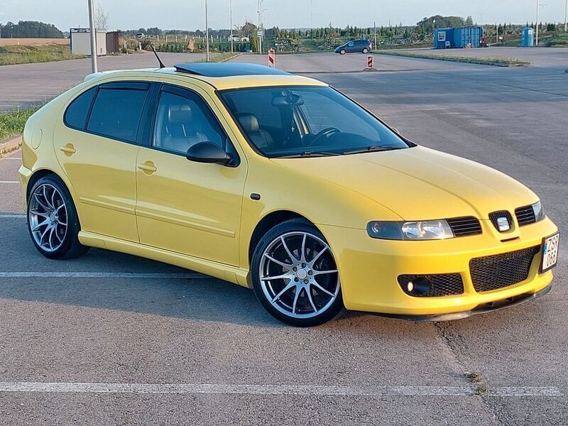 Gelb Gebraucht 2005 Seat Leon FR Limousine | 6.400 € - Bild 1/4