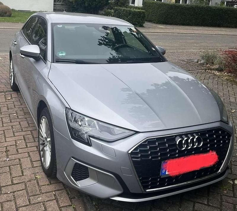 Grau Gebraucht 2020 Audi A3 Advanced Kleinwagen | 19.800 € (Superpreis) - Bild 1/4