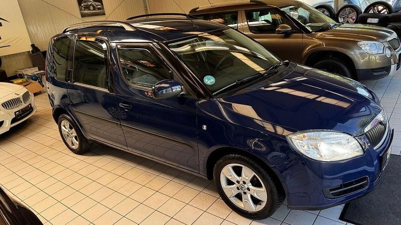 Pacificblau Gebraucht 2009 Skoda Roomster Plus Edition Kombi | 5.990 € (Teuer) - Bild 1/4