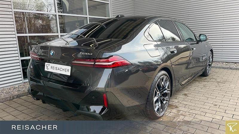 Neu BMW 520 Performance 197 PS (144 kW) 2026 Grau Limousine