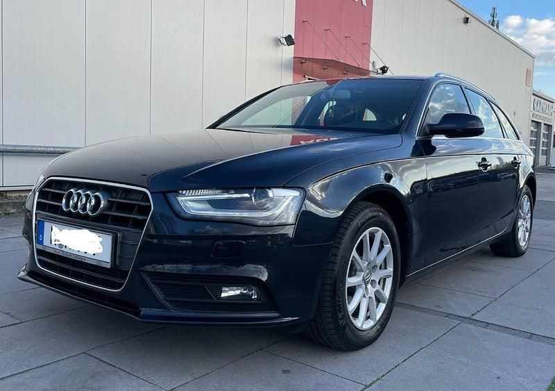 Second-hand Audi A4 Attraction 120 CP (88 kW) 2013 Albastru Break