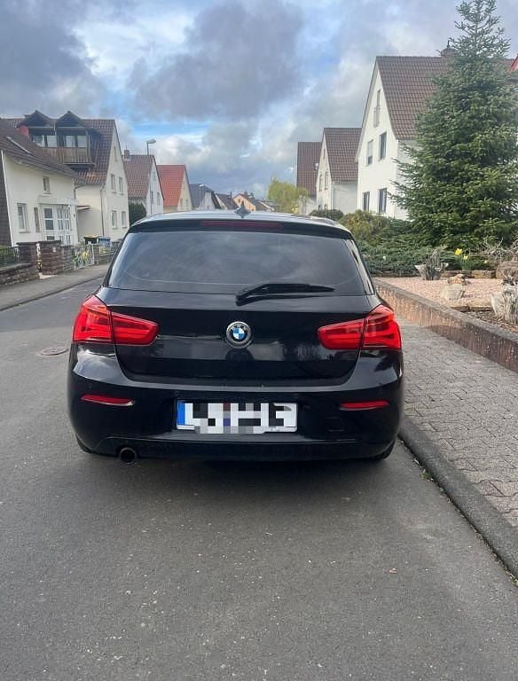 Gebraucht BMW 116 109 PS (80 kW) 2015 Schwarz Kleinwagen