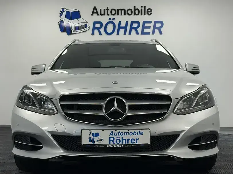 Gebraucht Mercedes E200 Avantgarde 184 PS (135 kW) 2015 Silber 775 (iridiumsilber  metalliclack (metallic) Kombi