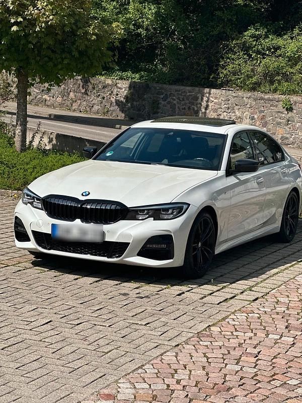 Gebraucht BMW 320 184 PS (135 kW) 2020 Weiß Limousine