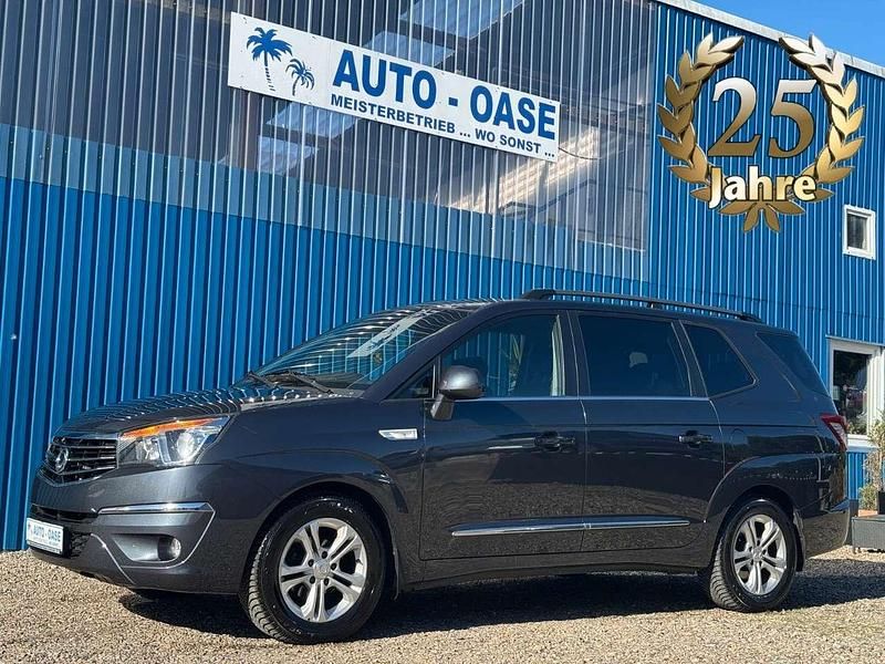 Schwarz Gebraucht 2018 Ssangyong (KGM) Rodius Van / Kleinbus | 11.990 € - Bild 1/3