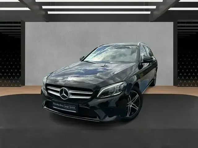 Gebraucht Mercedes C200 Avantgarde 184 PS (135 kW) 2021 Obsidianschwarz Kombi
