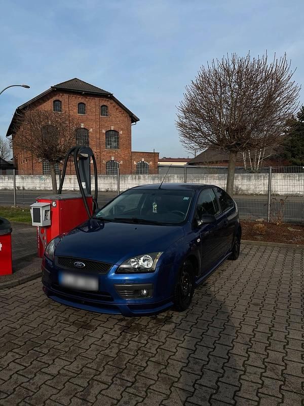 Blau Gebraucht 2006 Ford Focus Coupé | 2.650 € (Fairer Preis) - Bild 1/4