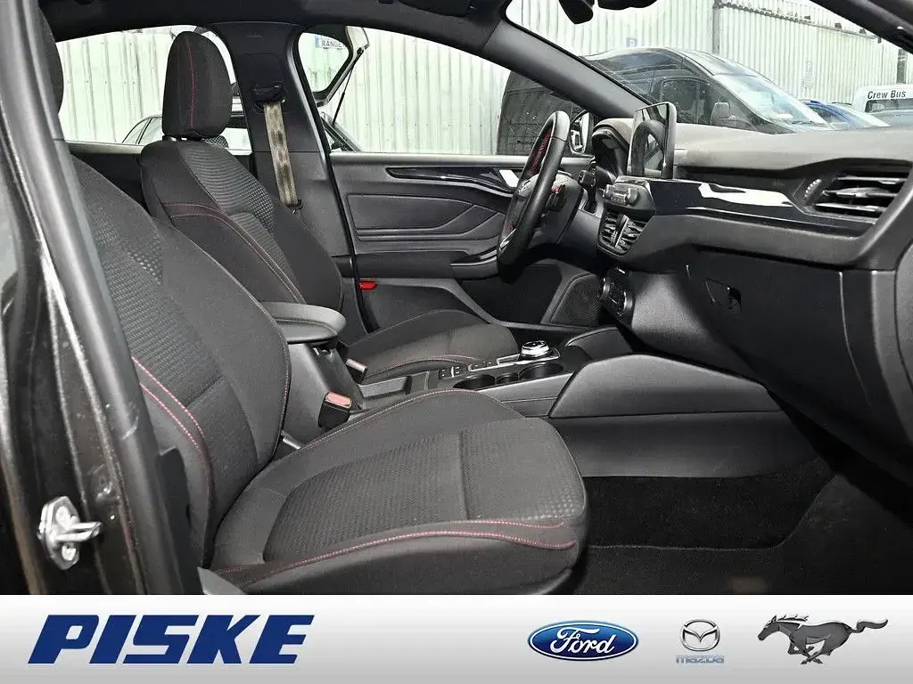 Gebraucht Ford Focus ST-Line 150 PS (110 kW) 2021 Grau Limousine