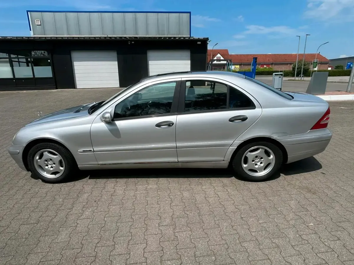 Gebraucht Mercedes C180 2001 Silber Limousine