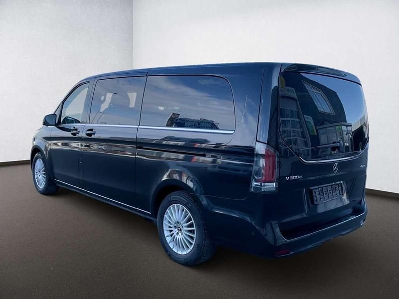 Gebraucht Mercedes V300 Avantgarde 237 PS (174 kW) 2024 Obsidianschwarz Van / Kleinbus