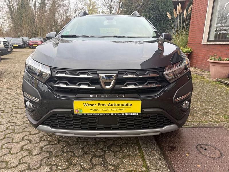 Gebraucht Dacia Sandero Stepway 101 PS (74 kW) 2023 Grau SUV