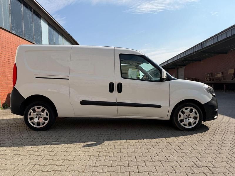 Gebraucht Fiat Doblò 105 PS (77 kW) 2016 Weiß Van / Kleinbus