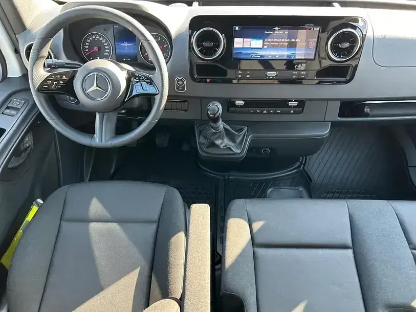 Gebraucht Mercedes Sprinter 170 PS (125 kW) 2026 Andere Van
