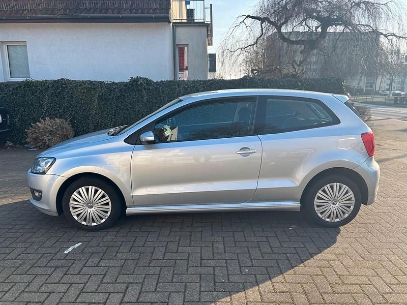 Gebraucht VW Polo 74 PS (54 kW) 2015 Silber Kleinwagen