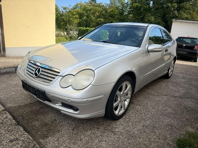 Gebraucht Mercedes C180 129 PS (94 kW) 2001 Grau Coupé
