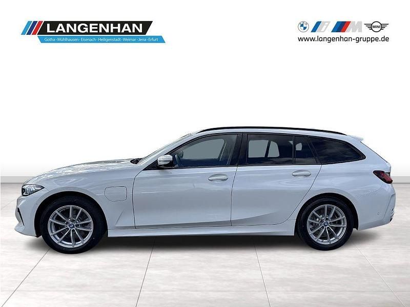 Gebraucht BMW 330e 292 PS (214 kW) 2024 Weiß Kombi
