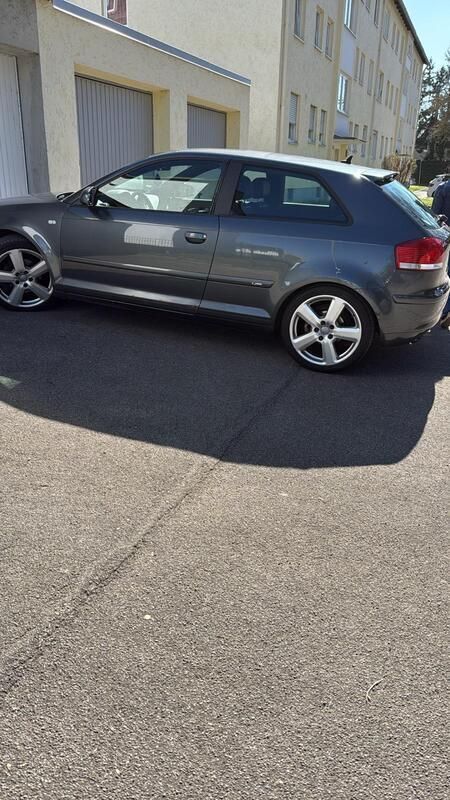 Grau Gebraucht 2005 Audi A3 S-Line Kleinwagen | 2.300 € (Superpreis) - Bild 1/4