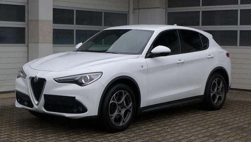 Weiß Gebraucht 2023 Alfa Romeo Stelvio Ti SUV | 30.590 € (Superpreis) - Bild 1/4