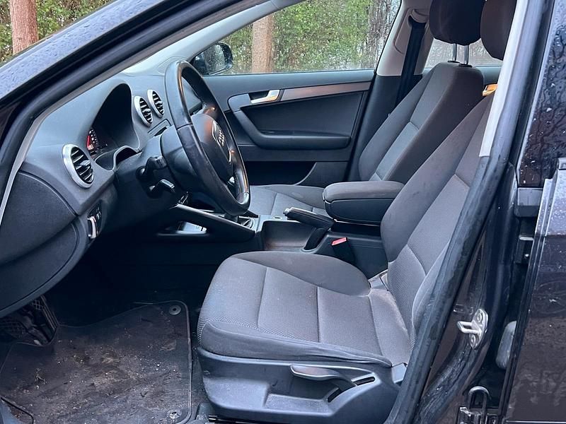 Gebraucht Audi A3 105 PS (77 kW) 2012 Schwarz Kleinwagen