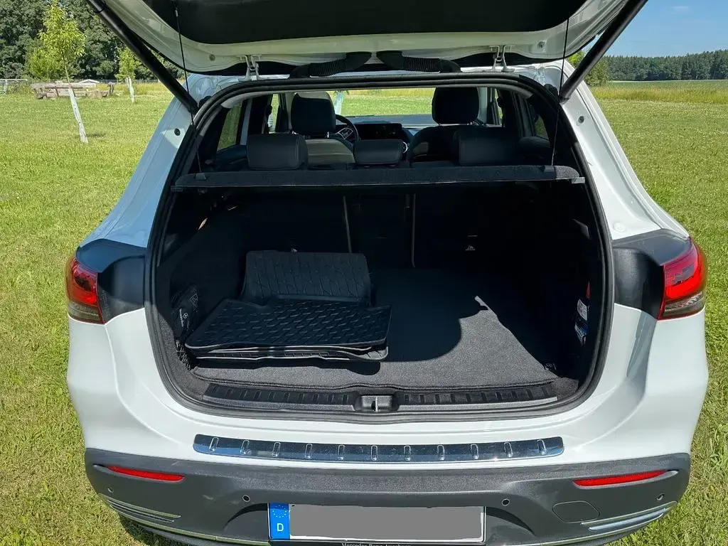 Gebraucht Mercedes EQA250 139 kW (190 PS) 2021 Weiß SUV