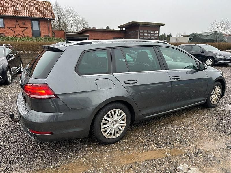 Gebraucht VW Golf VII Highline 150 PS (110 kW) 2019 Grau Kombi