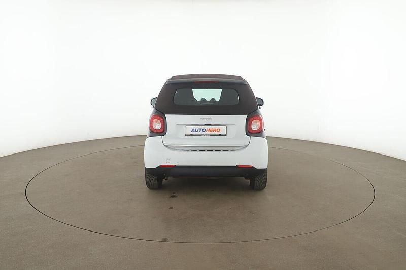 Gebraucht Smart ForTwo Cabrio 71 PS (52 kW) 2019 Weiß Cabrio