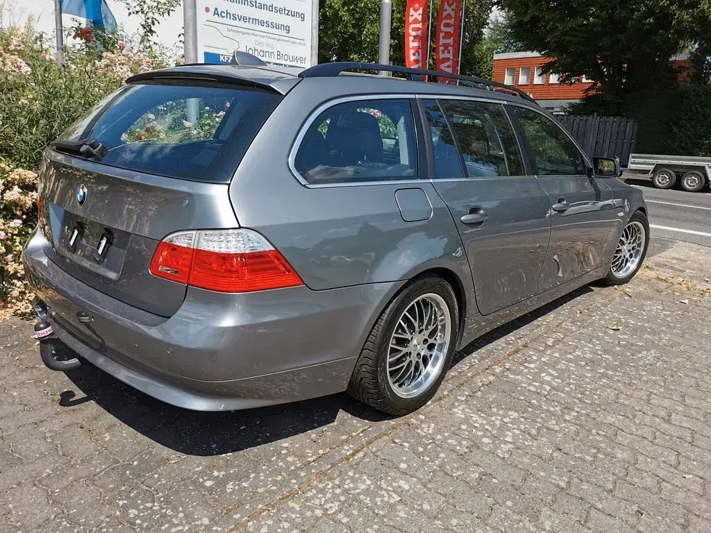 Gebraucht BMW 530 272 PS (200 kW) 2007 Silber Kombi