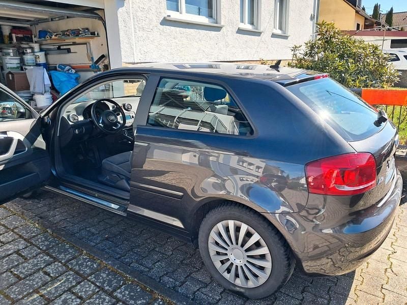 Usata Audi A3 105 CV (77 kW) 2010 Nero Utilitaria