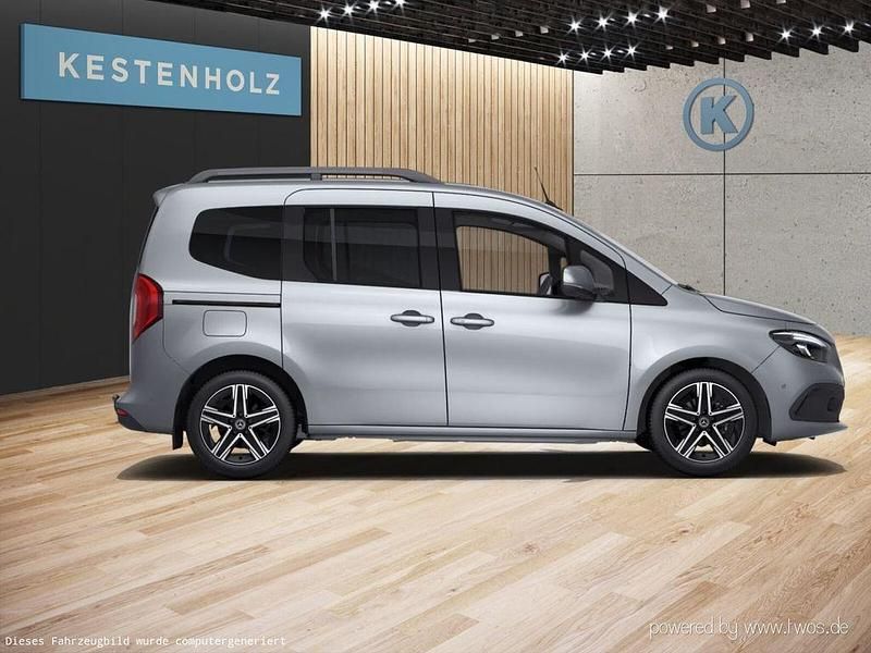 Gebraucht Mercedes T180 Progressive 116 PS (85 kW) 2024 Silber Van / Kleinbus