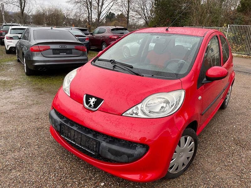 Rot Gebraucht 2008 Peugeot 107 Urban Move Kleinwagen | 3.799 € (Teuer) - Bild 1/4