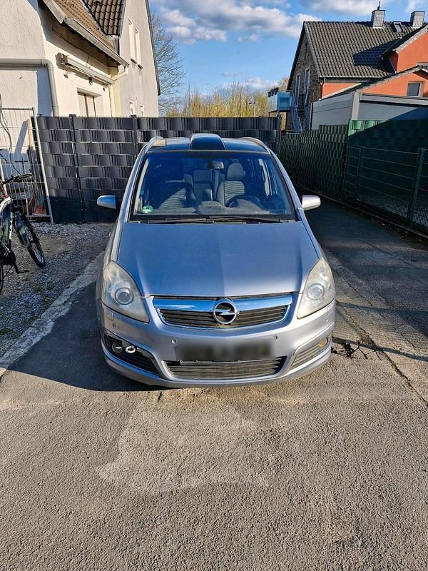 Blau Gebraucht 2007 Opel Zafira Van / Kleinbus | 5.150 € (Teuer) - Bild 1/4