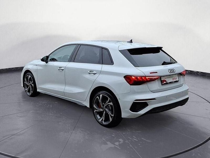 Gebraucht Audi A3 e-tron Advanced 109 PS (80 kW) 2022 Weiss Kleinwagen