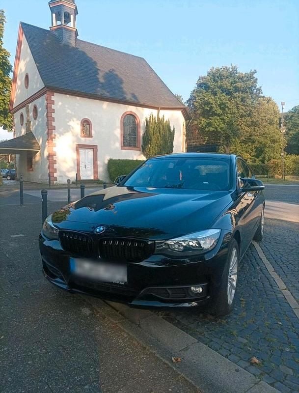 Schwarz Gebraucht 2015 BMW 318 Limousine | 11.500 € (Guter Preis) - Bild 1/4