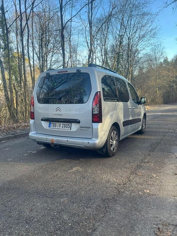 Gebraucht Citroën Berlingo 92 PS (67 kW) 2013 Silber Van / Kleinbus