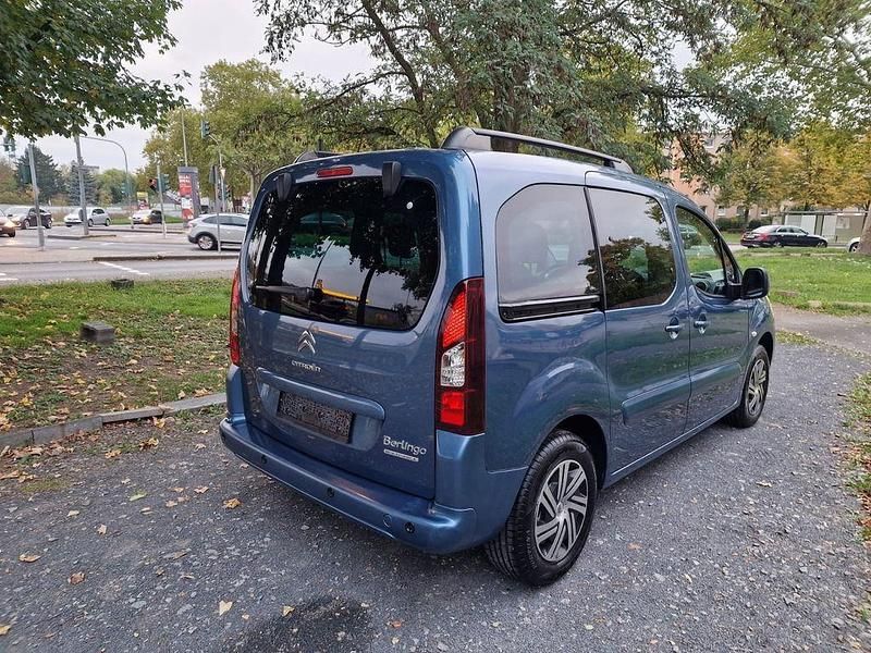 Gebraucht Citroën Berlingo Shine 99 PS (72 kW) 2017 Blau Van / Kleinbus