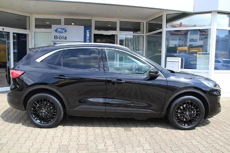 Gebraucht Ford Kuga Titanium 152 PS (111 kW) 2021 Obsidian schwarz metallic SUV