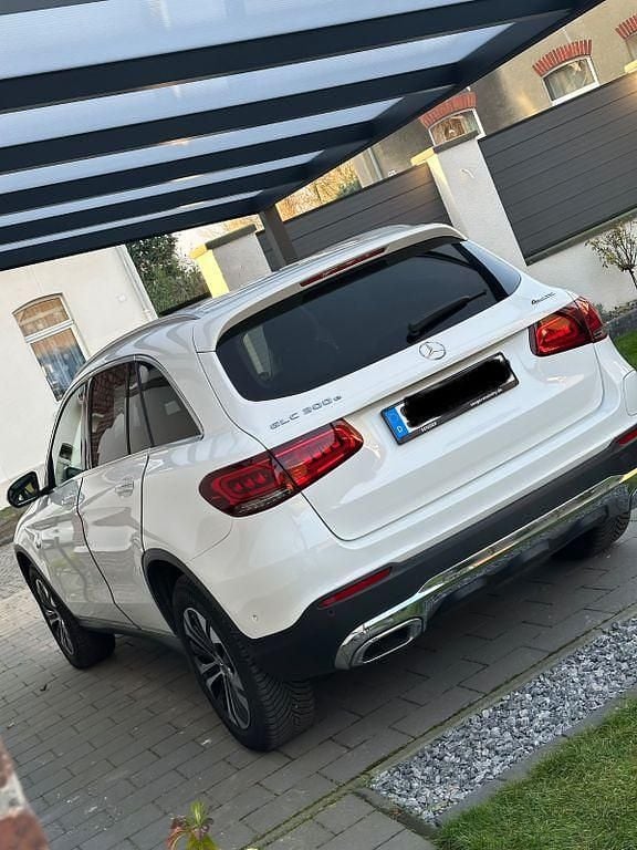Gebraucht Mercedes GLC300e 320 PS (235 kW) 2020 Weiß SUV