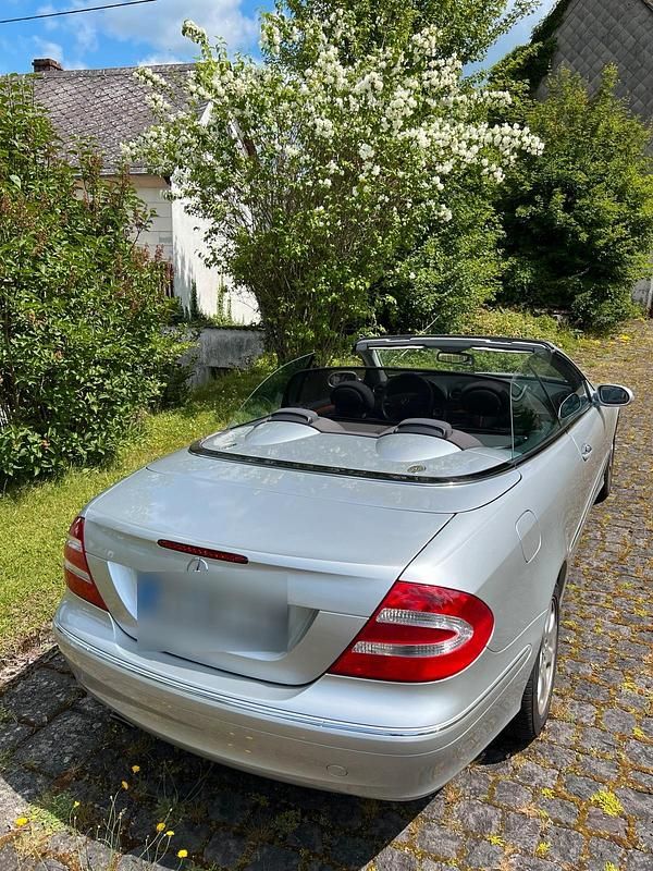 Gebraucht Mercedes CLK200 160 PS (117 kW) 2004 Silber Cabrio