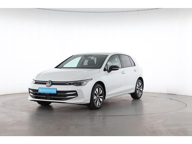 Gebraucht VW Golf VIII Goal 150 PS (110 kW) 2025 Oryxweiss perleffekt Limousine