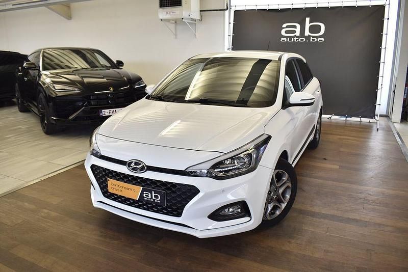 Gebraucht Hyundai i20 120 PS (88 kW) 2019 Weiß Kleinwagen