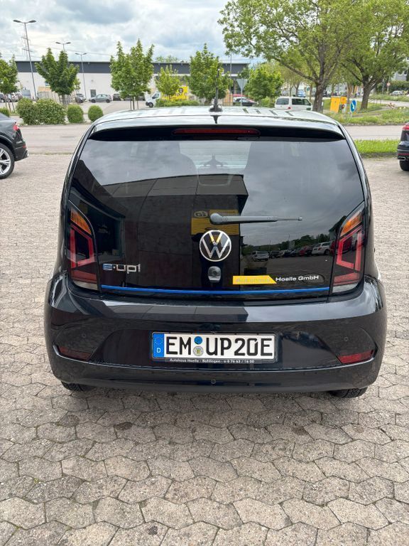 Gebraucht VW e-up! Style 61 kW (83 PS) 2021 Deep black perleffekt Kleinwagen