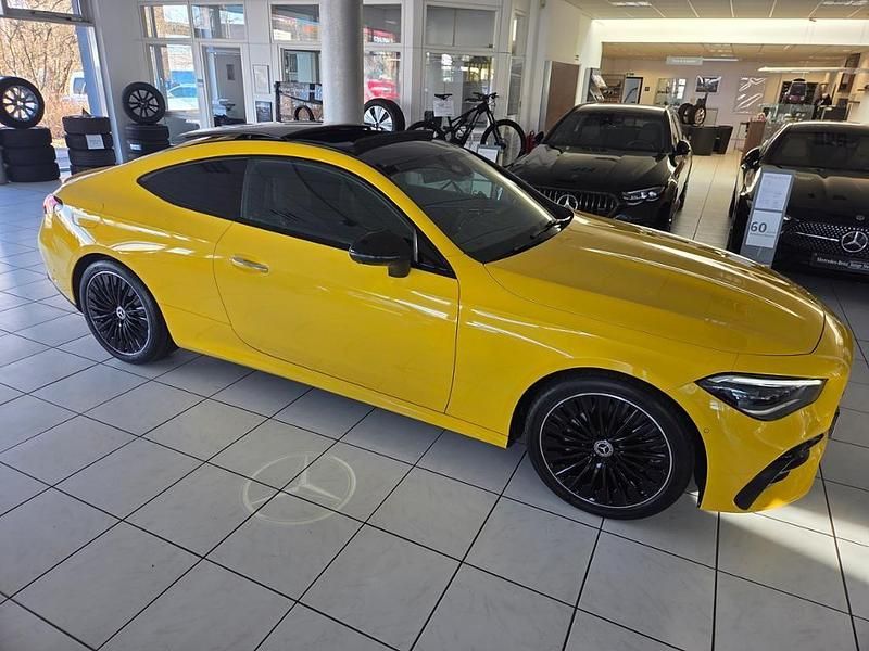 Gebraucht Mercedes 180 AMG line 170 PS (125 kW) 2025 Gelb Limousine