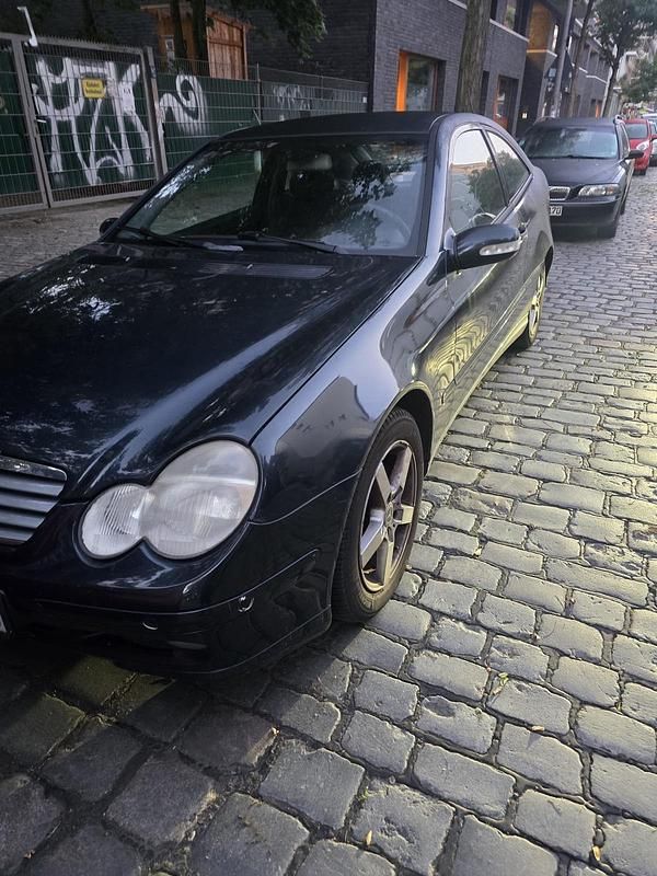 Schwarz Gebraucht 2001 Mercedes C180 Coupé | 1.799 € (Fairer Preis) - Bild 1/4