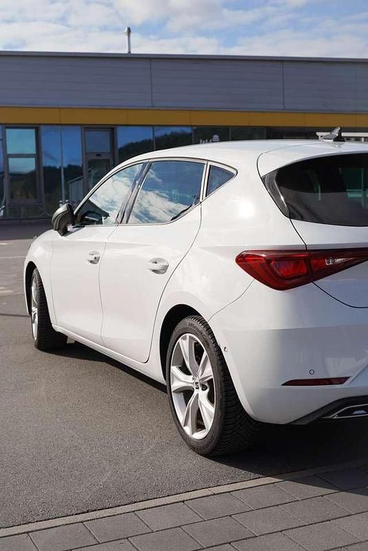 Gebraucht Seat Leon FR 150 PS (110 kW) 2021 Weiß Kleinwagen