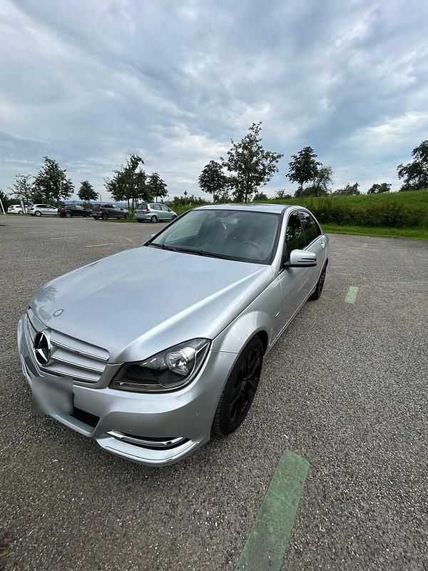 Gebraucht Mercedes 220 170 PS (125 kW) 2012 Silber Limousine